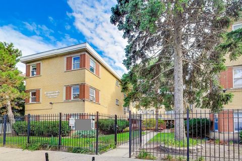Tiny photo for 7315 N Oakley Avenue #1A, Chicago, IL 60645 (MLS # 12499468)