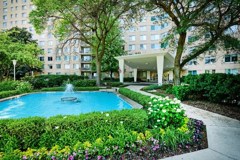 Tiny photo for 7033 N Kedzie Avenue #1706, Chicago, IL 60645 (MLS # 12401716)