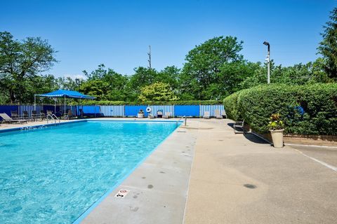 Tiny photo for 7033 N Kedzie Avenue #1706, Chicago, IL 60645 (MLS # 12401716)