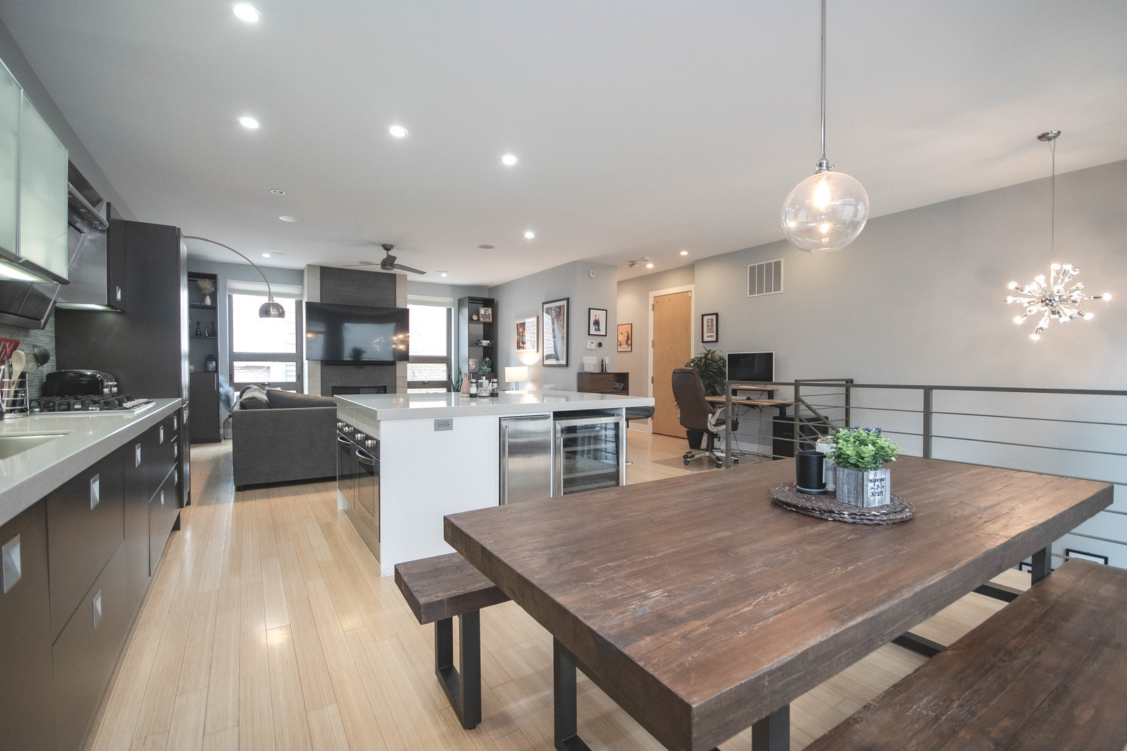 1529 W Chestnut Street 102