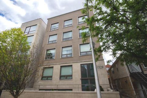 1529 W Chestnut Street 102 Chicago IL 60642
