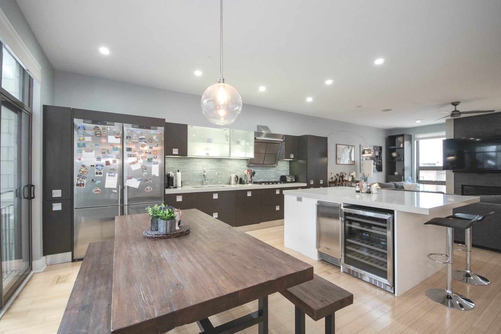 1529 W Chestnut Street 102