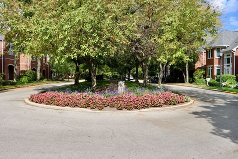 Tiny photo for 5842 N SAINT JOHNS Court, Chicago, IL 60646 (MLS # 12494433)