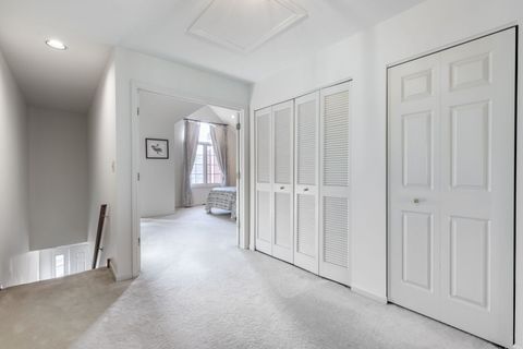 Tiny photo for 5842 N SAINT JOHNS Court, Chicago, IL 60646 (MLS # 12494433)