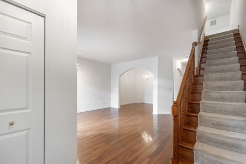 Tiny photo for 5842 N SAINT JOHNS Court, Chicago, IL 60646 (MLS # 12494433)