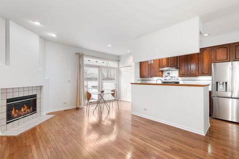 Tiny photo for 5842 N SAINT JOHNS Court, Chicago, IL 60646 (MLS # 12494433)