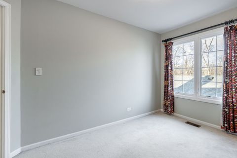 Tiny photo for 5842 N SAINT JOHNS Court, Chicago, IL 60646 (MLS # 12494433)
