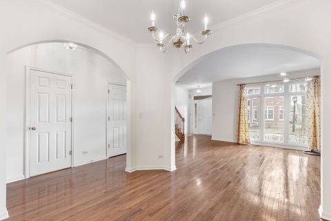 Tiny photo for 5842 N SAINT JOHNS Court, Chicago, IL 60646 (MLS # 12494433)