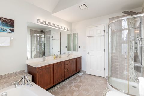 Tiny photo for 5842 N SAINT JOHNS Court, Chicago, IL 60646 (MLS # 12494433)