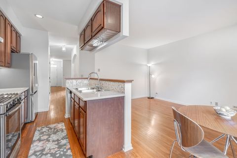 Tiny photo for 5842 N SAINT JOHNS Court, Chicago, IL 60646 (MLS # 12494433)