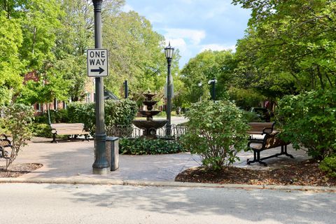 Tiny photo for 5842 N SAINT JOHNS Court, Chicago, IL 60646 (MLS # 12494433)