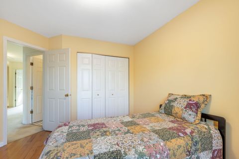 Tiny photo for 5842 N SAINT JOHNS Court, Chicago, IL 60646 (MLS # 12494433)