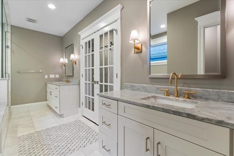 Tiny photo for 1924 W Farragut Avenue, Chicago, IL 60640 (MLS # 12635358)