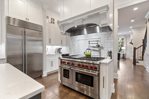 Tiny photo for 1924 W Farragut Avenue, Chicago, IL 60640 (MLS # 12635358)
