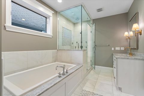 Tiny photo for 1924 W Farragut Avenue, Chicago, IL 60640 (MLS # 12635358)