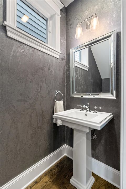 Tiny photo for 1924 W Farragut Avenue, Chicago, IL 60640 (MLS # 12635358)