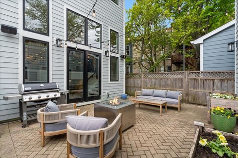 Tiny photo for 1924 W Farragut Avenue, Chicago, IL 60640 (MLS # 12635358)