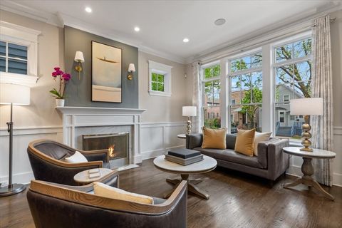 Tiny photo for 1924 W Farragut Avenue, Chicago, IL 60640 (MLS # 12635358)