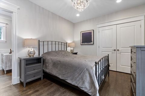 Tiny photo for 1924 W Farragut Avenue, Chicago, IL 60640 (MLS # 12635358)