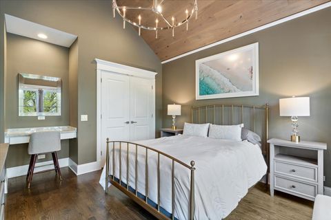 Tiny photo for 1924 W Farragut Avenue, Chicago, IL 60640 (MLS # 12635358)