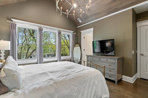 Tiny photo for 1924 W Farragut Avenue, Chicago, IL 60640 (MLS # 12635358)