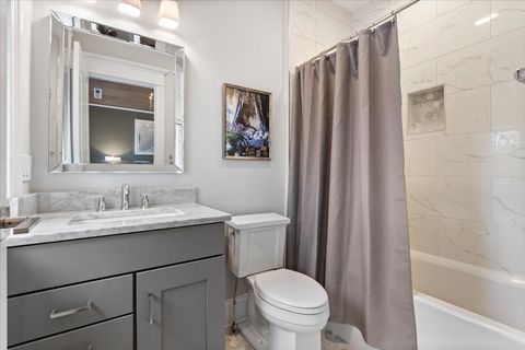 Tiny photo for 1924 W Farragut Avenue, Chicago, IL 60640 (MLS # 12635358)