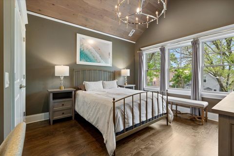 Tiny photo for 1924 W Farragut Avenue, Chicago, IL 60640 (MLS # 12635358)