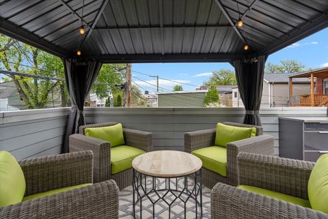 Tiny photo for 1924 W Farragut Avenue, Chicago, IL 60640 (MLS # 12635358)