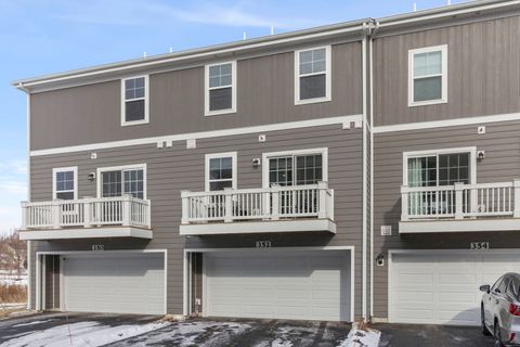 Tiny photo for 352 Bridgeview Court, St. Charles, IL 60174 (MLS # 12561281)