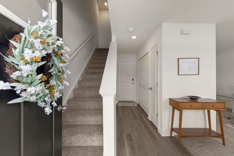 Tiny photo for 352 Bridgeview Court, St. Charles, IL 60174 (MLS # 12561281)