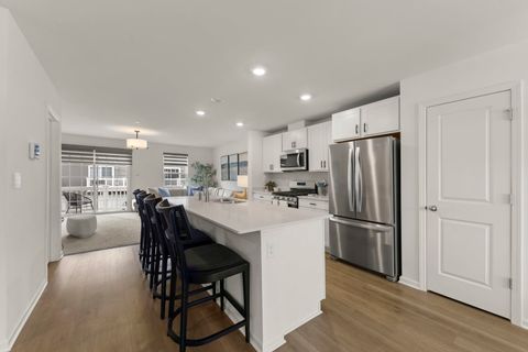 Tiny photo for 352 Bridgeview Court, St. Charles, IL 60174 (MLS # 12561281)