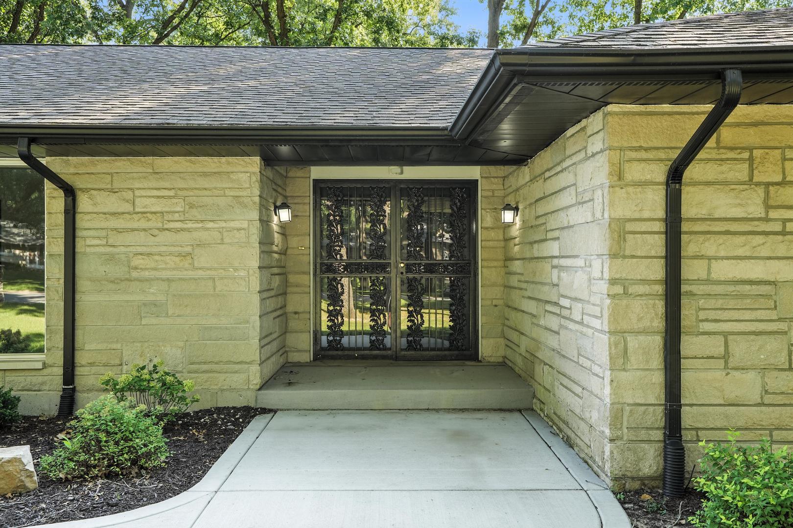 2711 Edgewood Drive