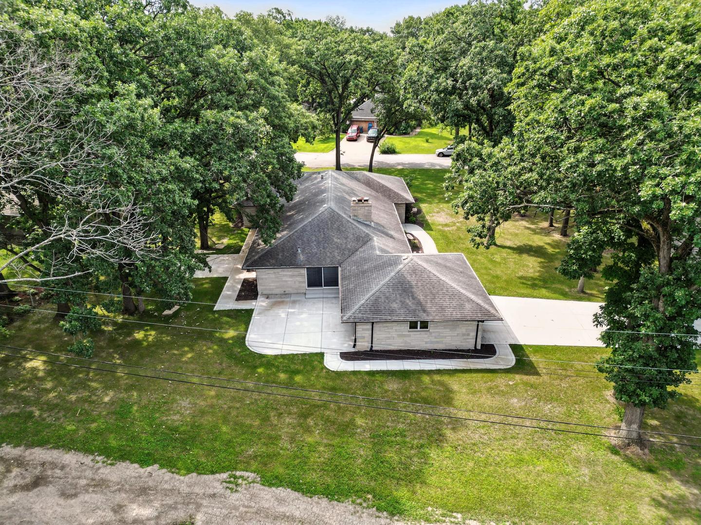 2711 Edgewood Drive