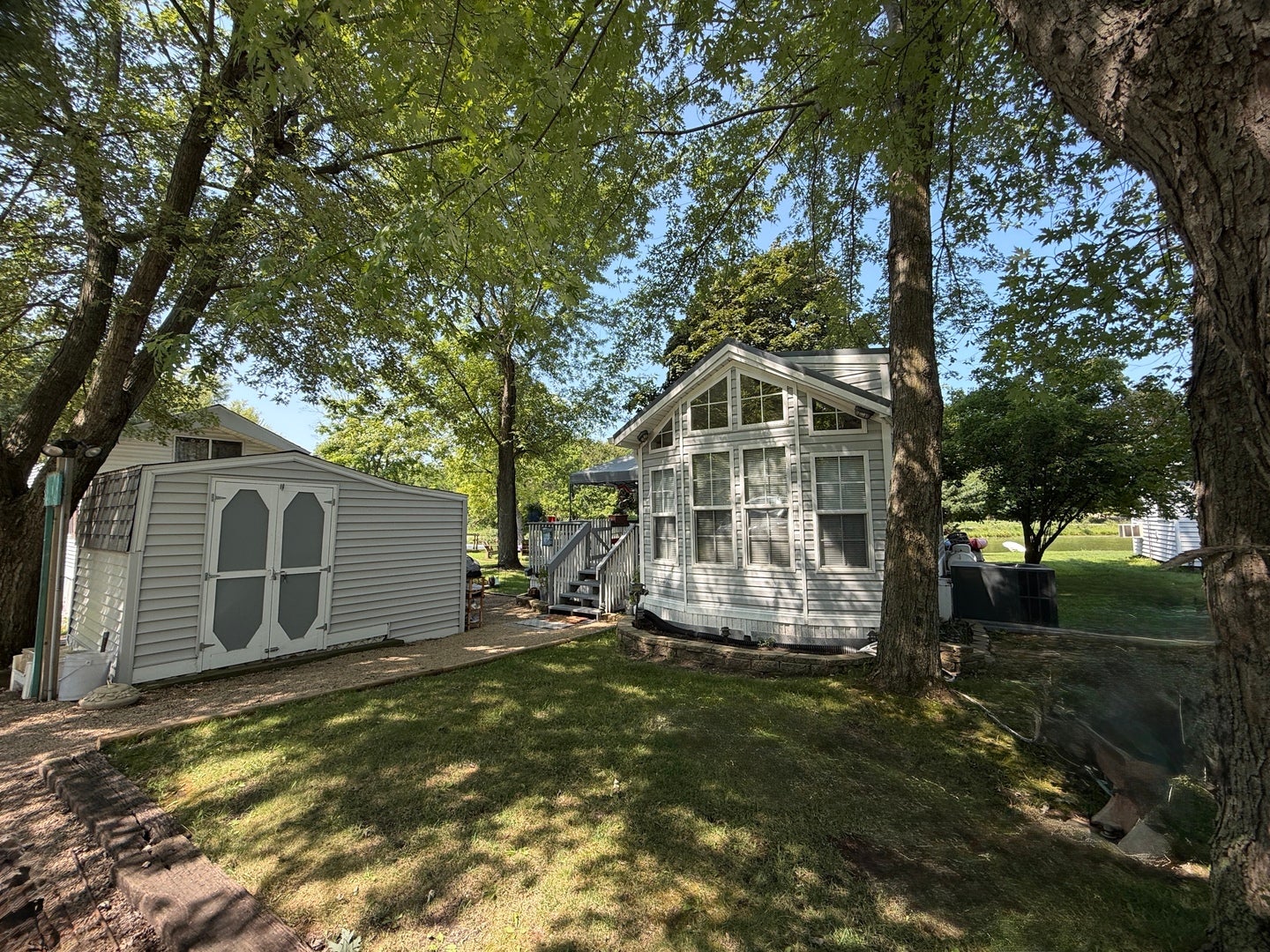 23-47 Woodhaven Lakes