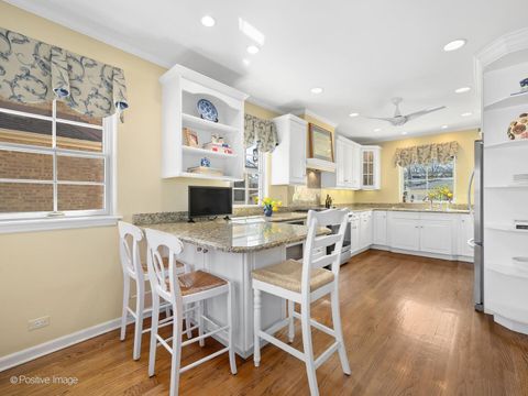 Tiny photo for 838 N Kensington Avenue, La Grange Park, IL 60526 (MLS # 12606578)