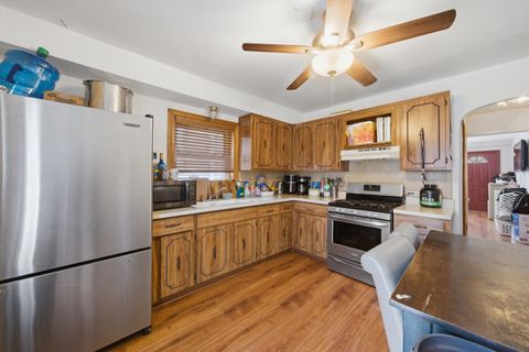 Tiny photo for 3227 Cuyler Avenue, Berwyn, IL 60402 (MLS # 12585038)