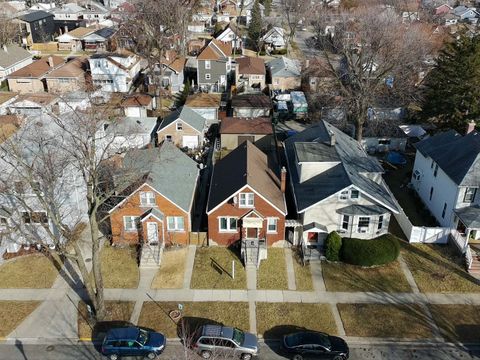 Tiny photo for 3227 Cuyler Avenue, Berwyn, IL 60402 (MLS # 12585038)