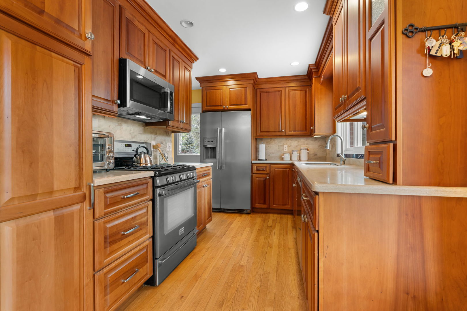 389 Poplar Street