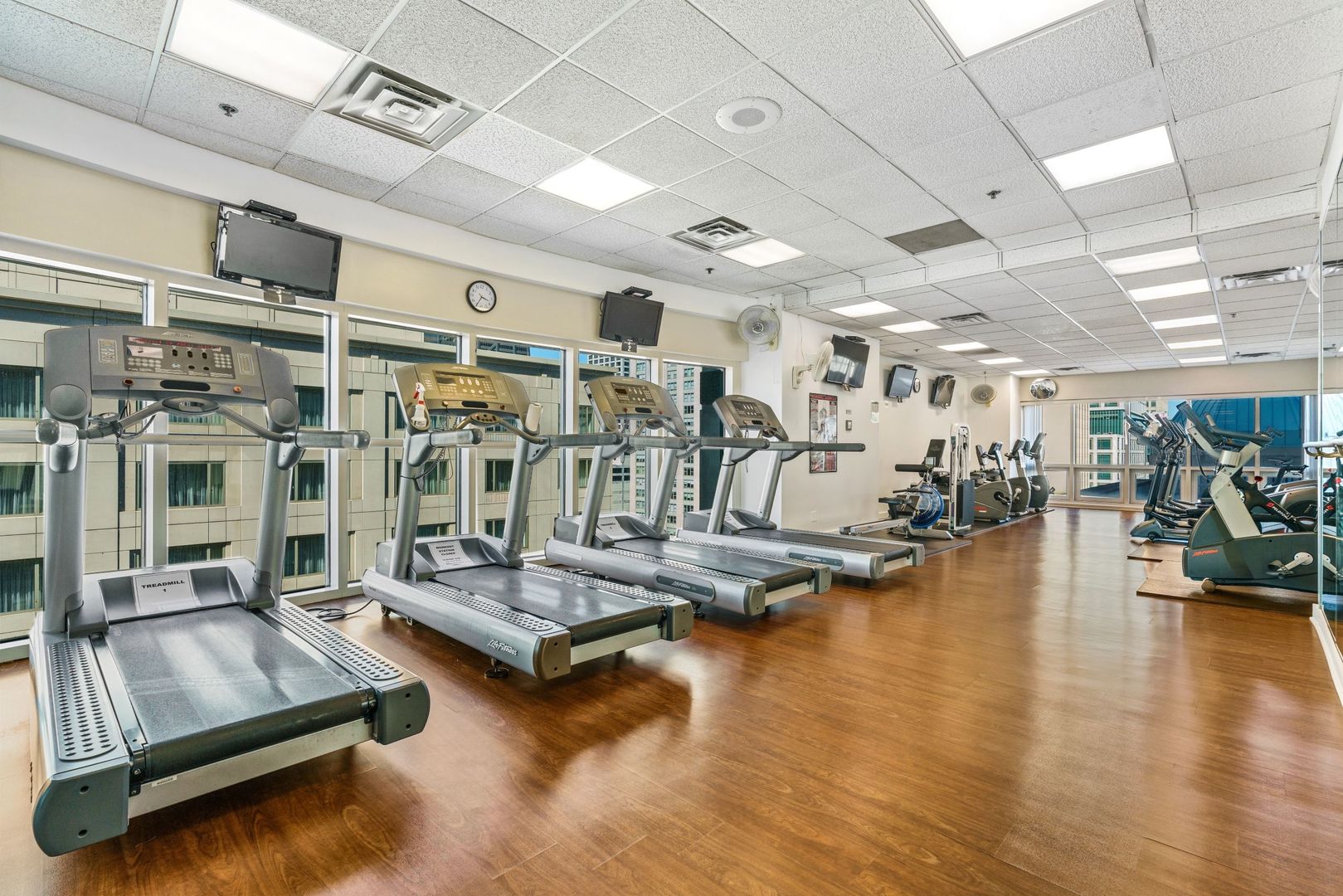 100 E Huron Street 3901