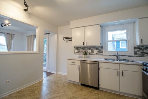 Tiny photo for 500 N Westwood Avenue, Lombard, IL 60148 (MLS # 12762072)