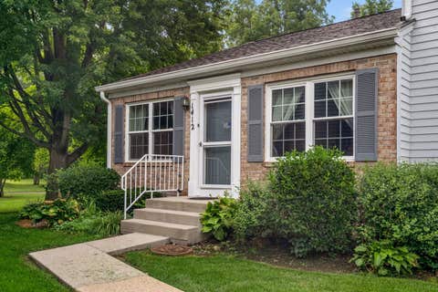 Photo of 1412 Charleston Court, Geneva, IL 60134 (MLS # 12726324)