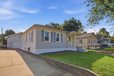 Tiny photo for 1005 N Western Avenue, Bloomington, IL 61701 (MLS # 12737493)