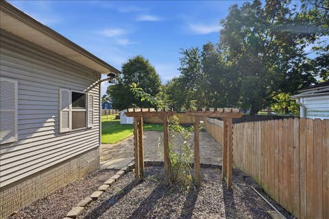 Tiny photo for 1005 N Western Avenue, Bloomington, IL 61701 (MLS # 12737493)