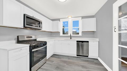 Tiny photo for 1247 Wisconsin Avenue #2, Berwyn, IL 60402 (MLS # 12617257)