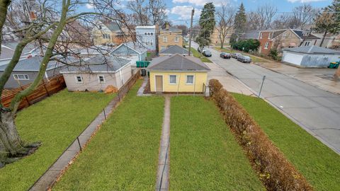 Tiny photo for 1247 Wisconsin Avenue #2, Berwyn, IL 60402 (MLS # 12617257)