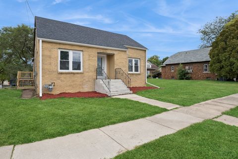 Photo of 2408 Elm Street, Rockford, IL 61102 (MLS # 12475826)