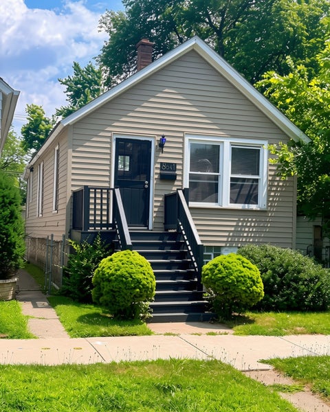 Photo of 8041 S Woodlawn Avenue, Chicago, IL 60619 (MLS # 12736031)
