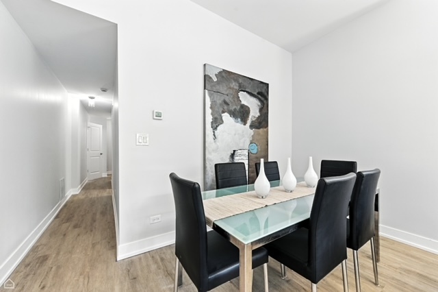 2901 N Sacramento Avenue 1