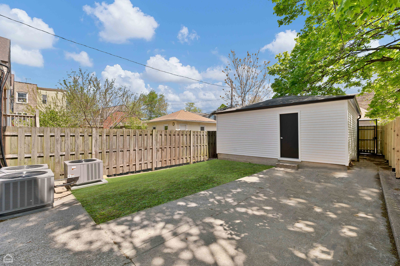 Chicago, Illinois 60618, United States, 3 Bedrooms Bedrooms, ,1 BathroomBathrooms,Residential,Active,207359