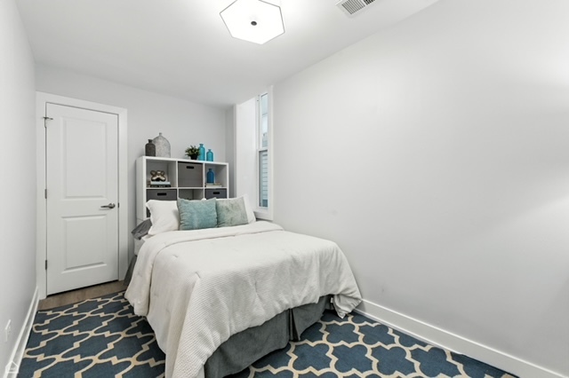 Chicago, Illinois 60618, United States, 3 Bedrooms Bedrooms, ,1 BathroomBathrooms,Residential,Active,207359